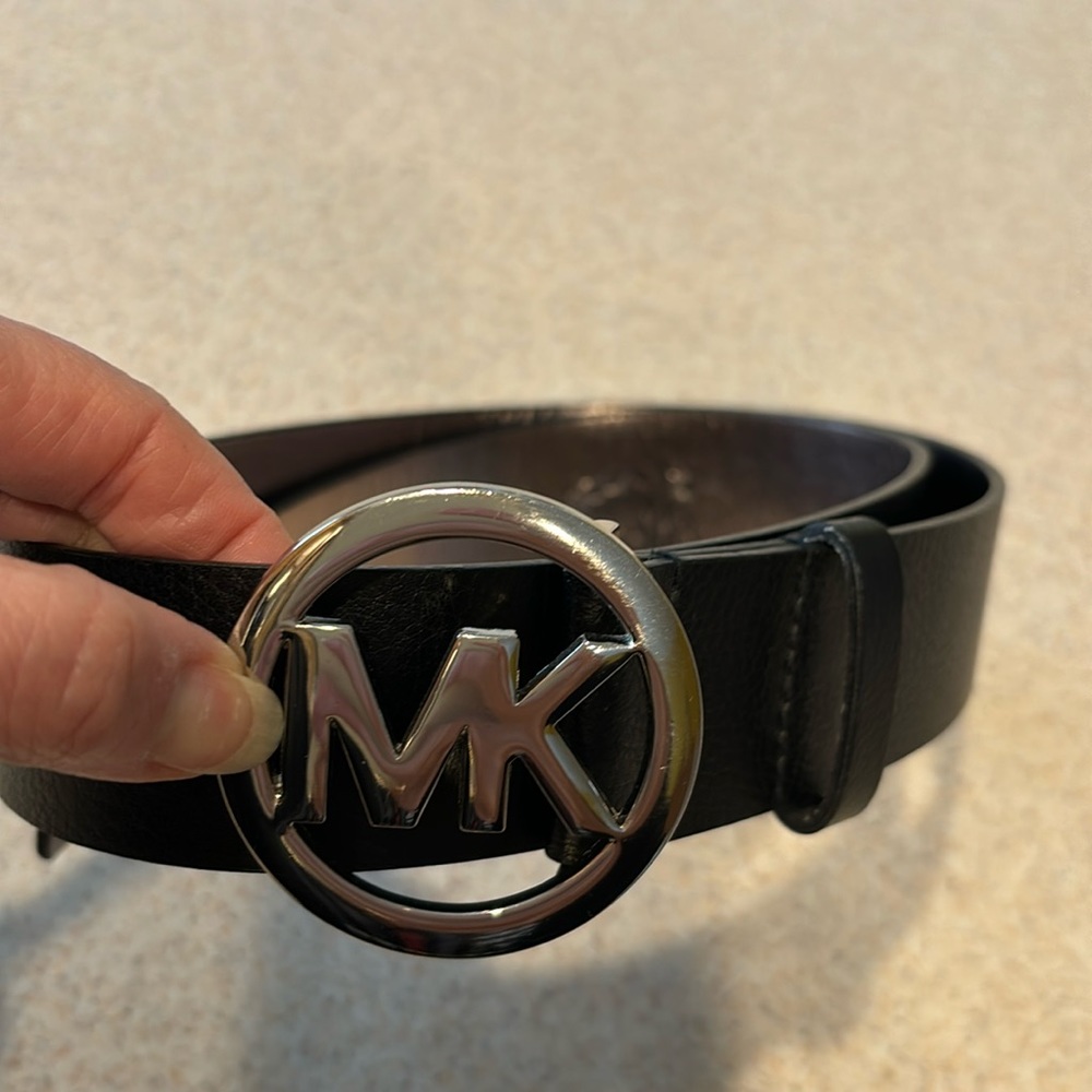 Michael Kors belt size medium